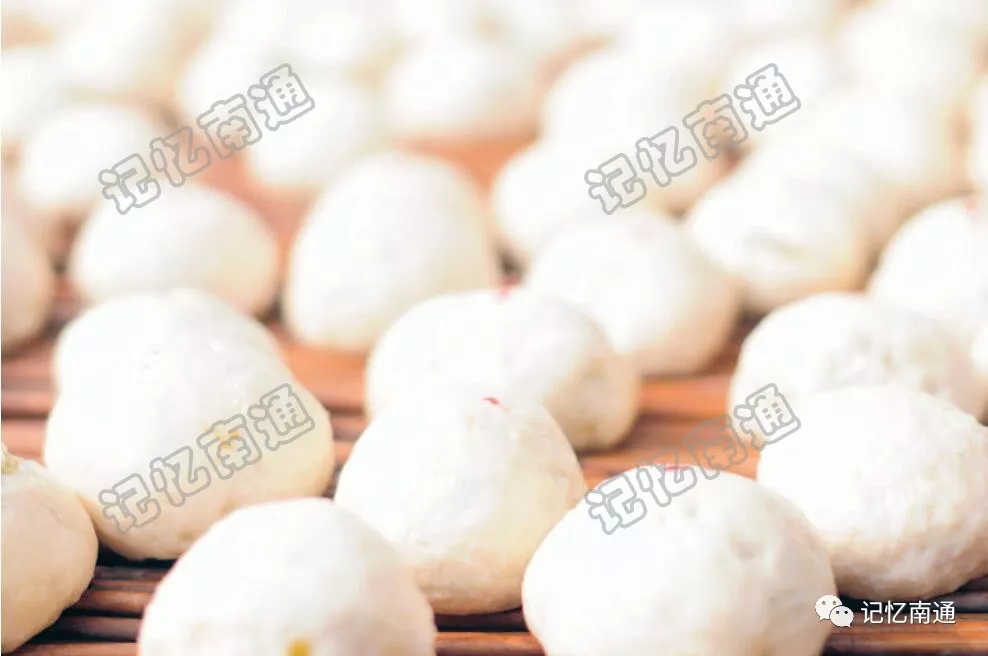 3刚出炉的老酵馒头 张进祥摄.webp.jpg 3刚出炉的老酵馒头 张进祥摄.webp.jpg