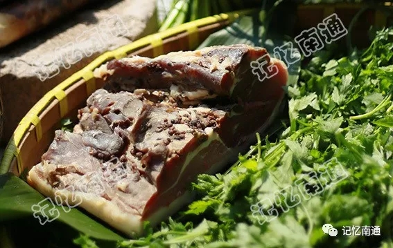 6备受喜爱的咸肉 岳招军摄.webp.jpg 6备受喜爱的咸肉 岳招军摄.webp.jpg